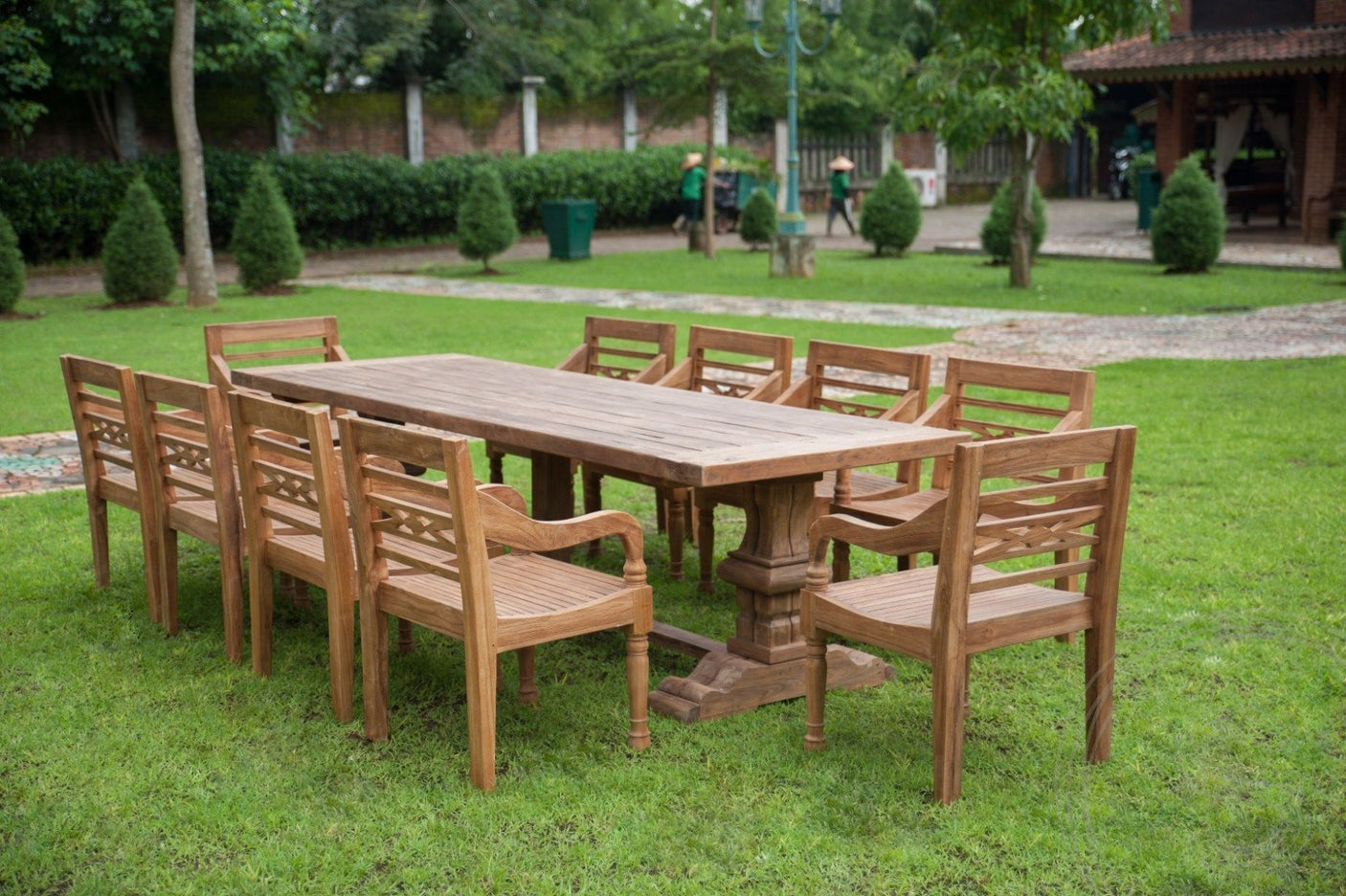 Outdoor Teak Klostertisch 300x100 + 10 Bahnhofstühle