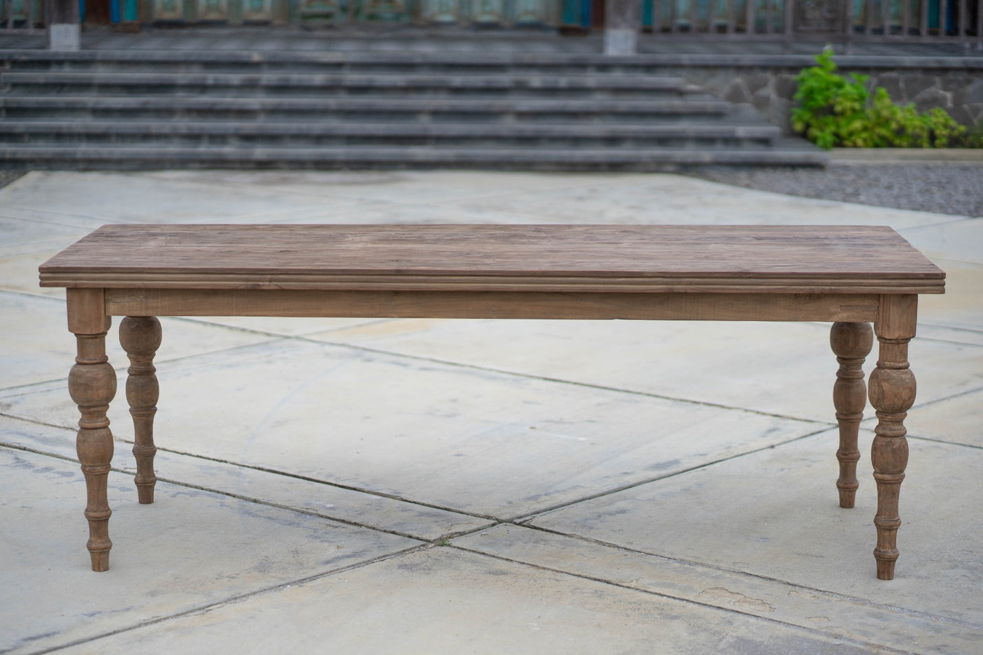 Teak Tisch Antik gedrechselte Beine