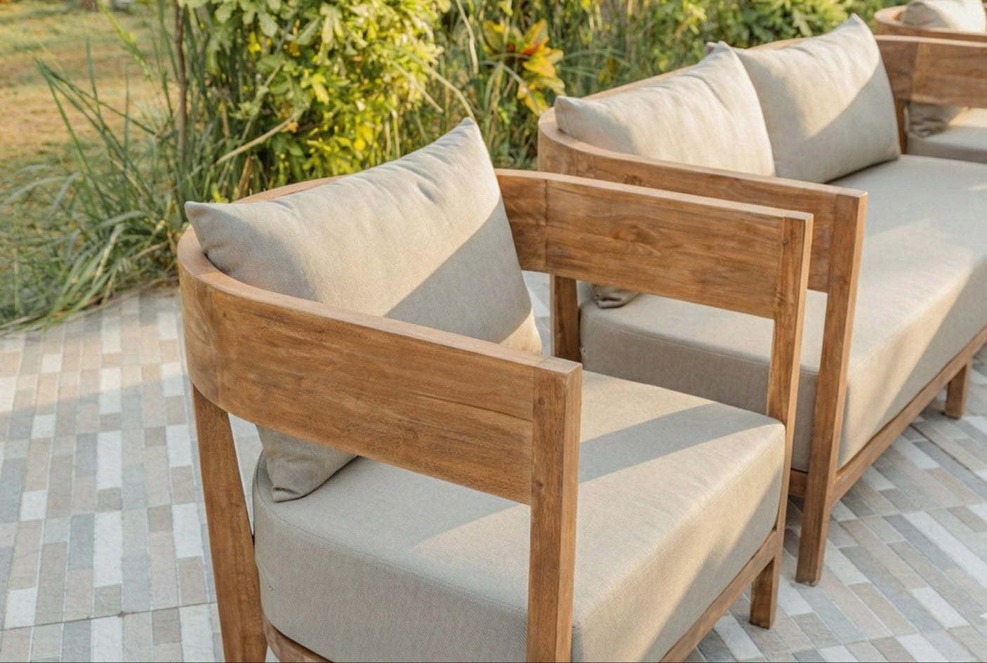 Teak Loungebank Lura 188cm mit Sunproof-Kissen