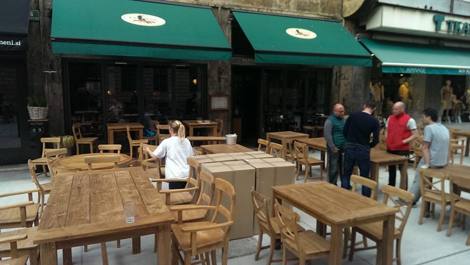  Bild mit Familie im Freien