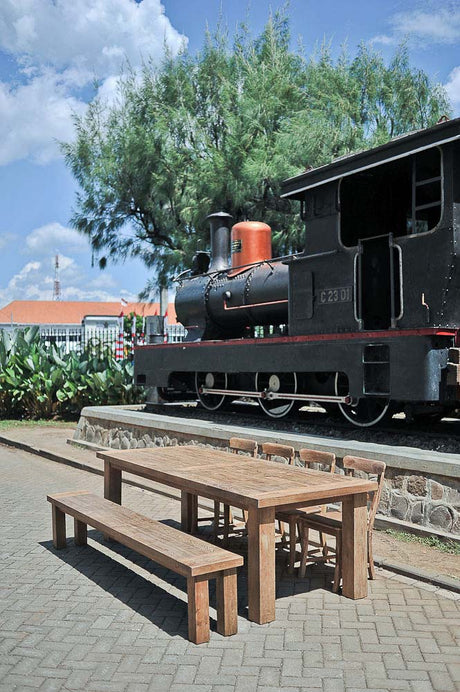 Teakholztisch oder -bank