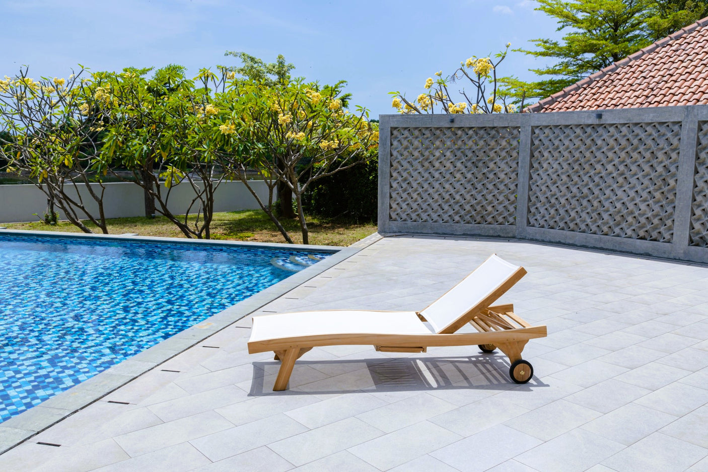 Teak Batyline Liege – Weiß