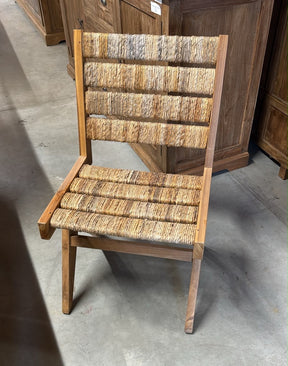 Teak Stuhl Lombok mit Sitz und Rückenlehne aus geflochtenem Bananenblatt