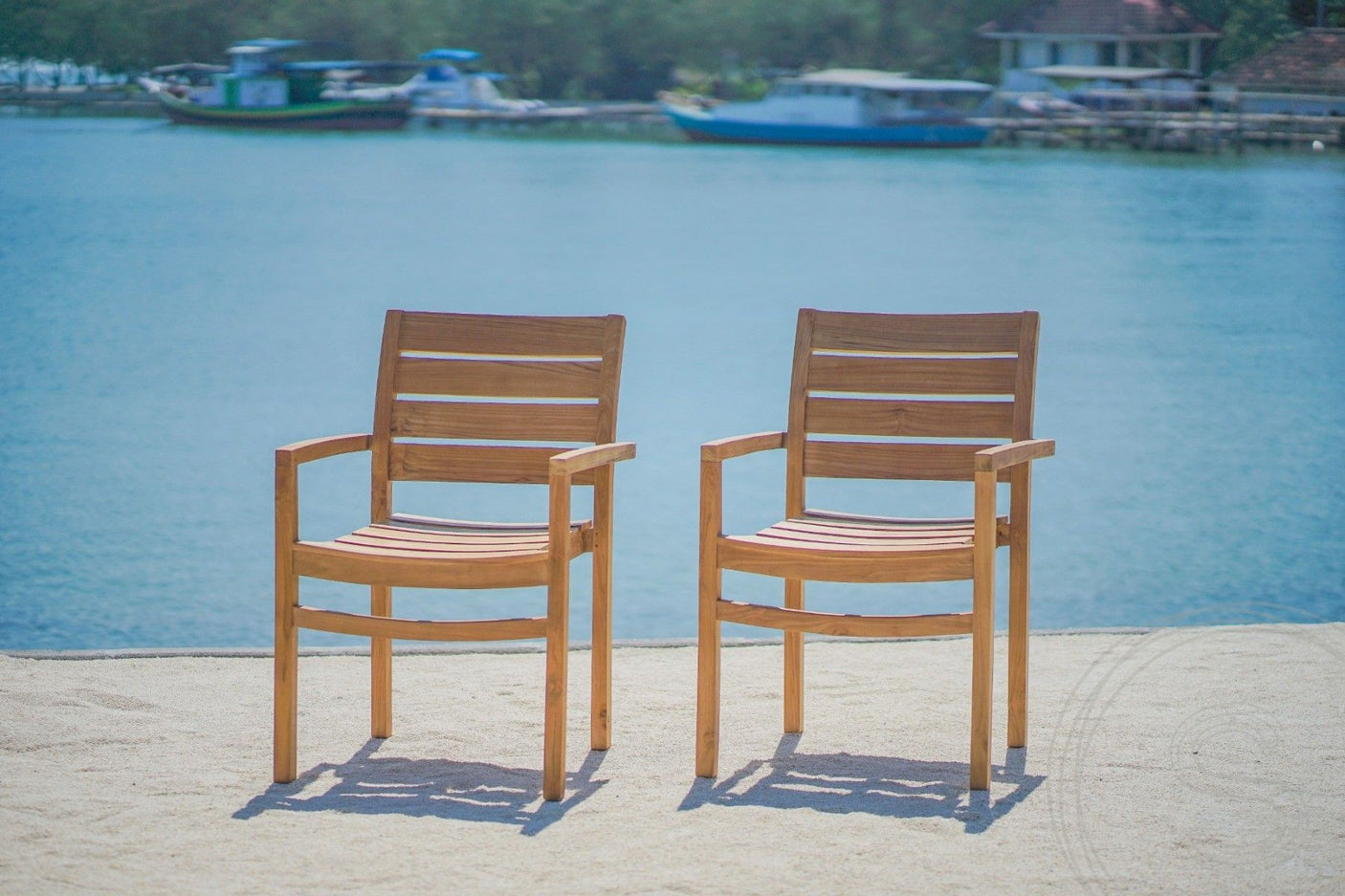 Teakholz Gartentisch 180 x 90 + 6 Gartenstühle Stacking