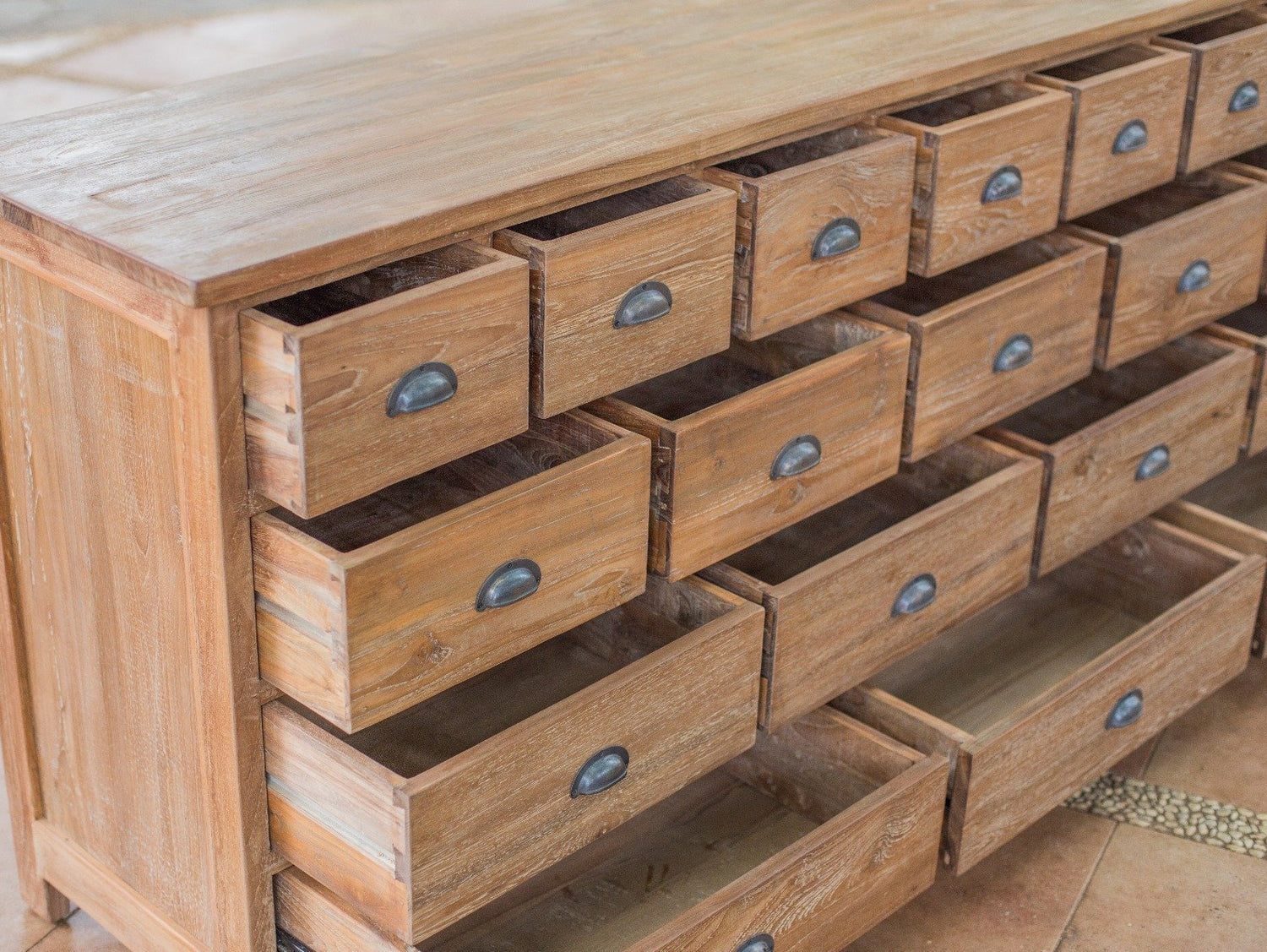 Teak dressoir 19 lades oud hout