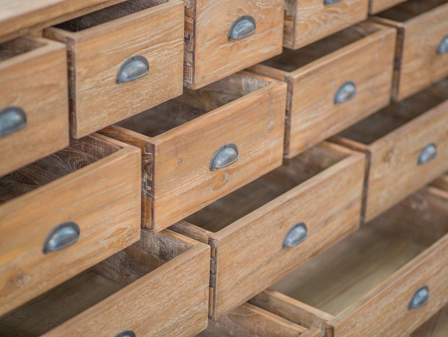 Teak dressoir 19 lades oud hout