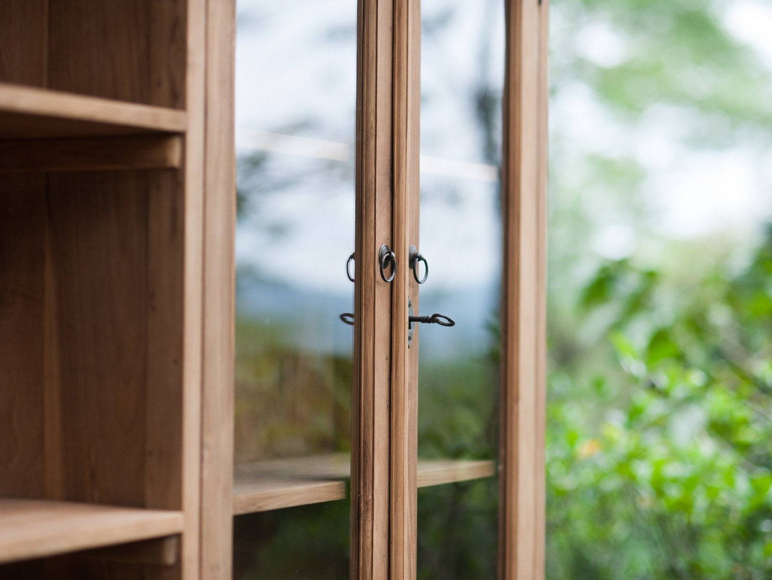 Teakholz Vitrineschrank