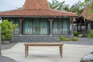 Teak Tisch Antik gedrechselte Beine