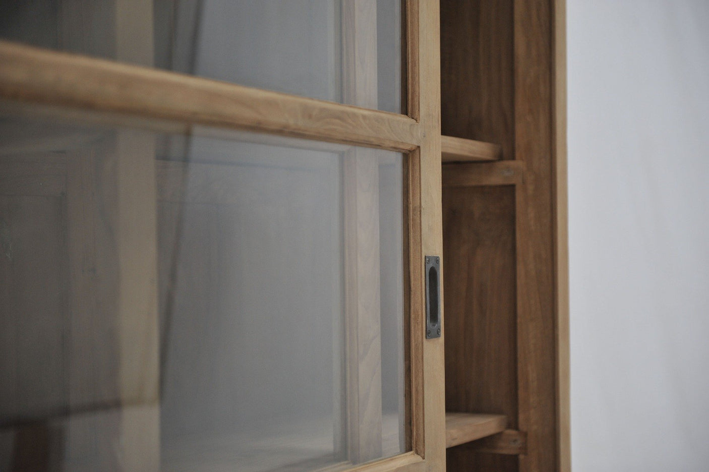 Teak Vitrineschrank Smooth