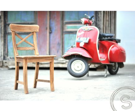teak stoel kruis