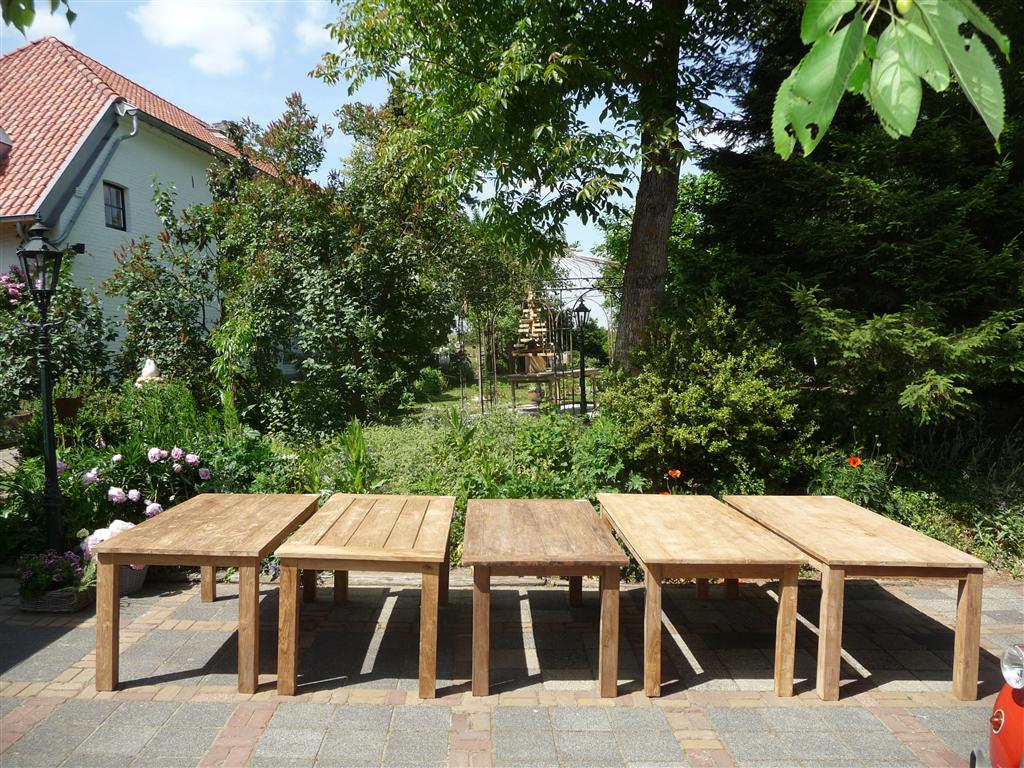 Grosse Teaktisch Auswahl