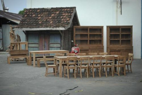 Teak Tisch Lesung