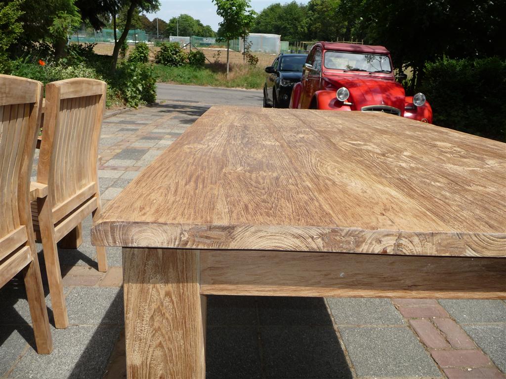 Teak Tisch Gebürstet