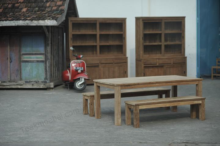 Teak Tisch Lesung